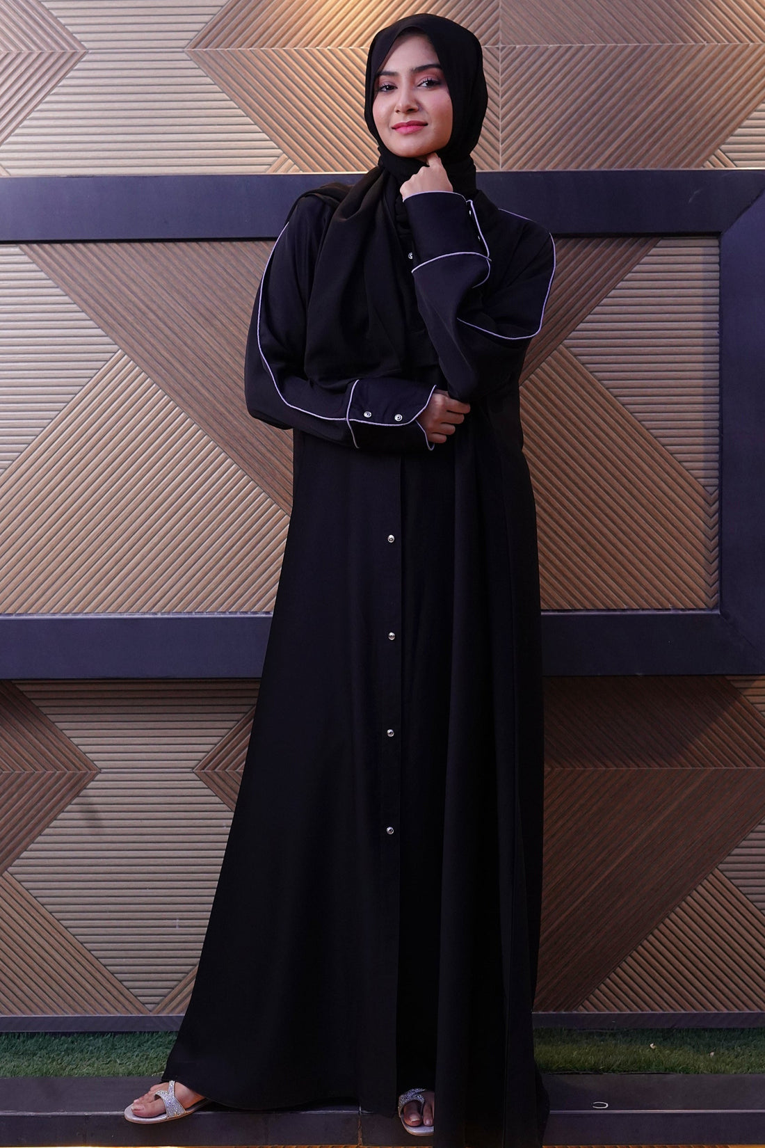 Dual Charm Grey Abaya