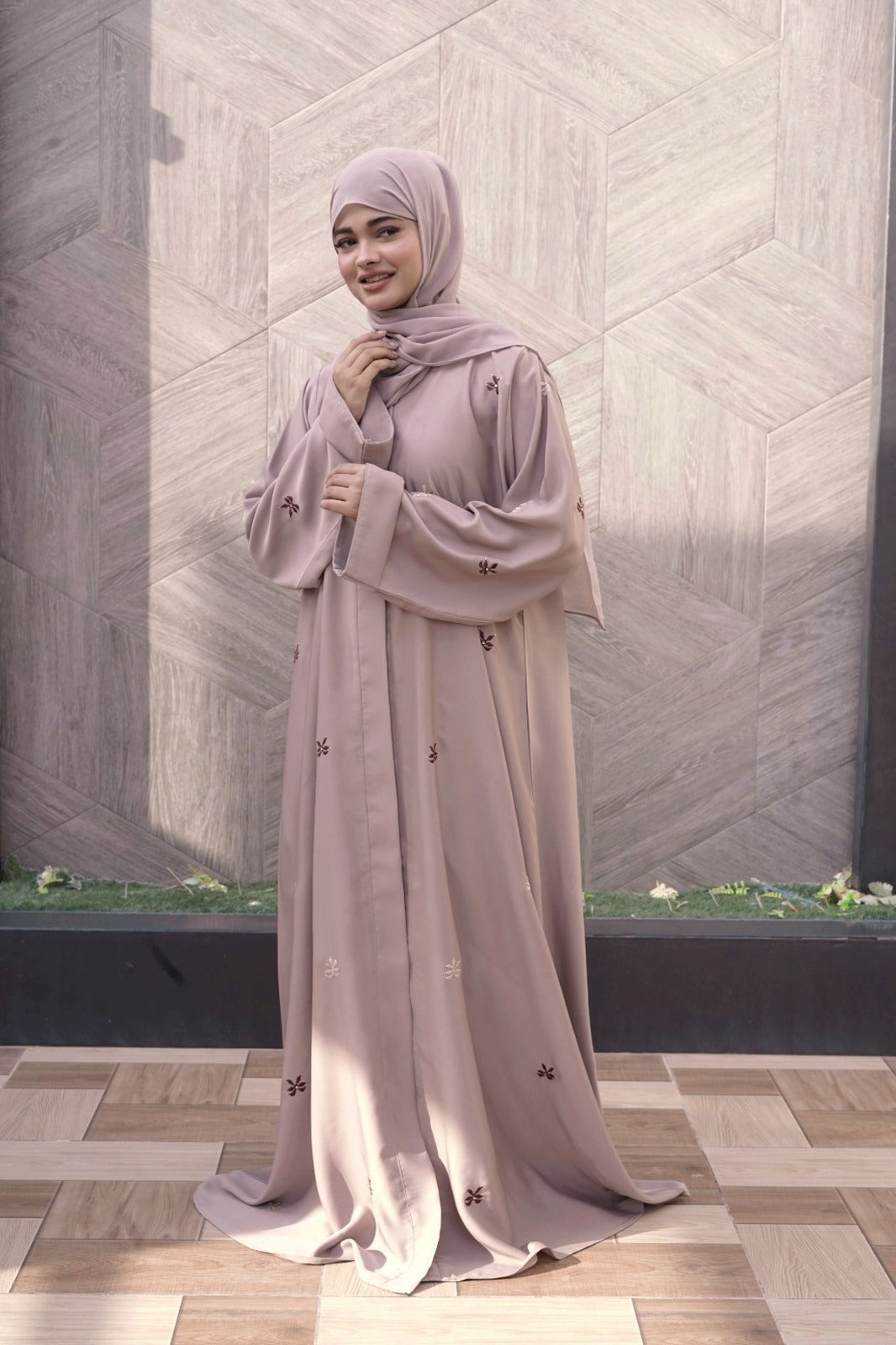 Noor Al-Fajar Abaya